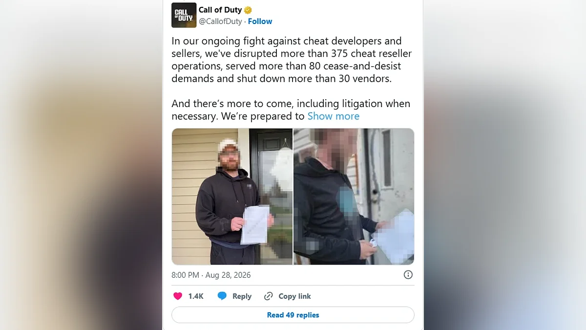 Activision приехала к продавцу читов домой и вручила ему бумаги под запись — видео опубликовали в официальном аккаунте Call of Duty