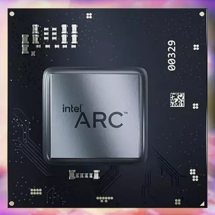 На фото показали крошечный прототип видеокарты Intel A310